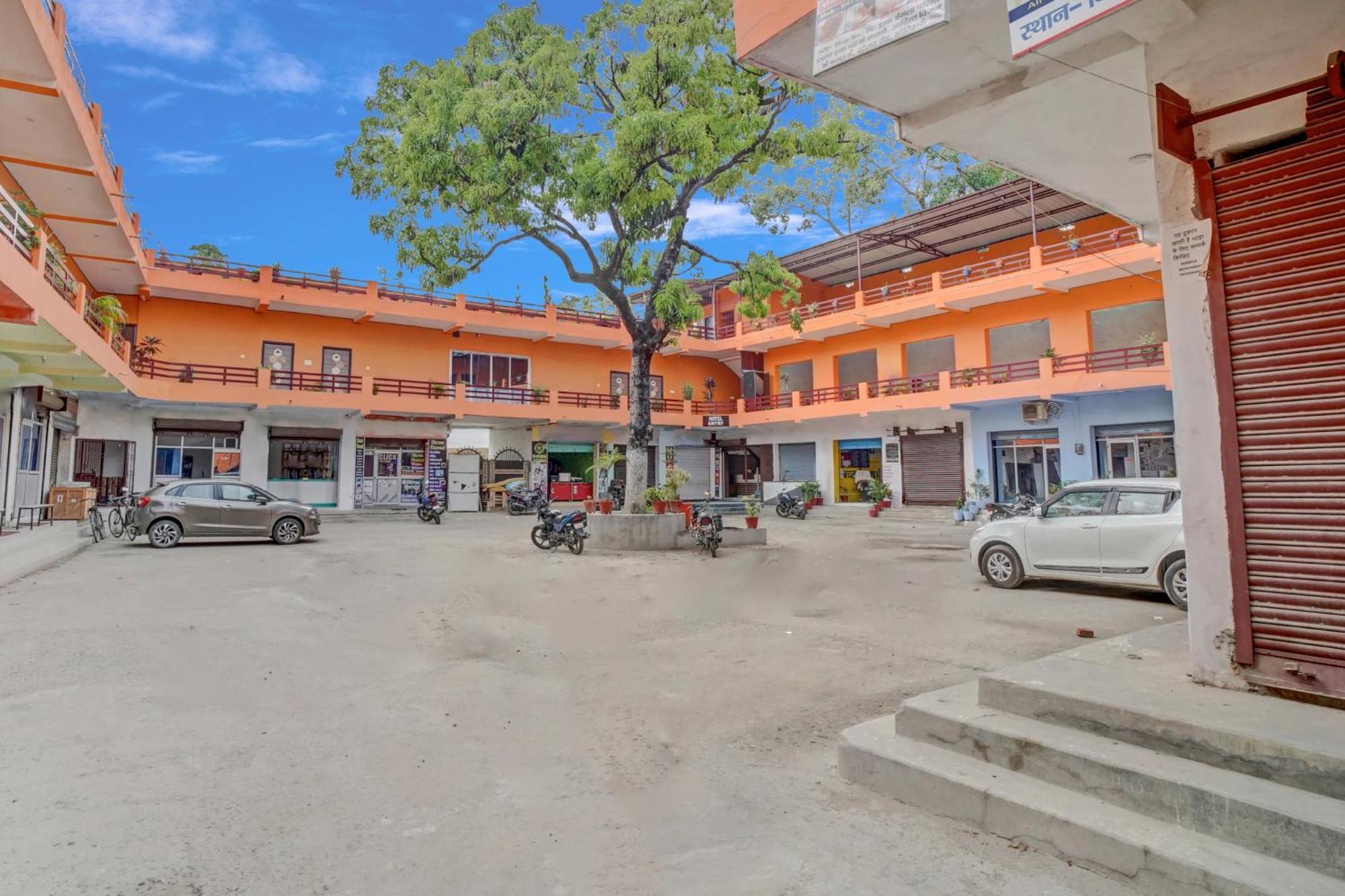 Oyo Flagship 81389 Hotel Siddhi Vinayak Motihari Exterior photo