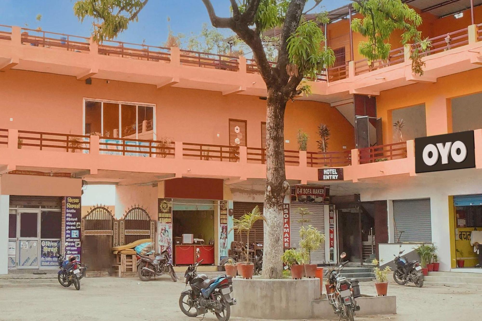 Oyo Flagship 81389 Hotel Siddhi Vinayak Motihari Exterior photo