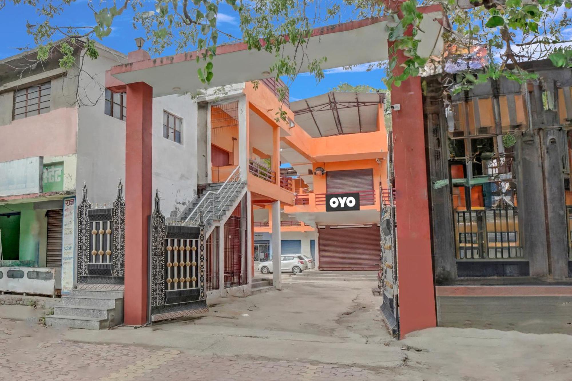 Oyo Flagship 81389 Hotel Siddhi Vinayak Motihari Exterior photo