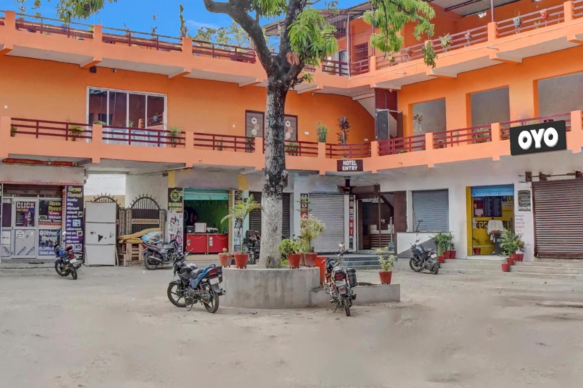 Oyo Flagship 81389 Hotel Siddhi Vinayak Motihari Exterior photo