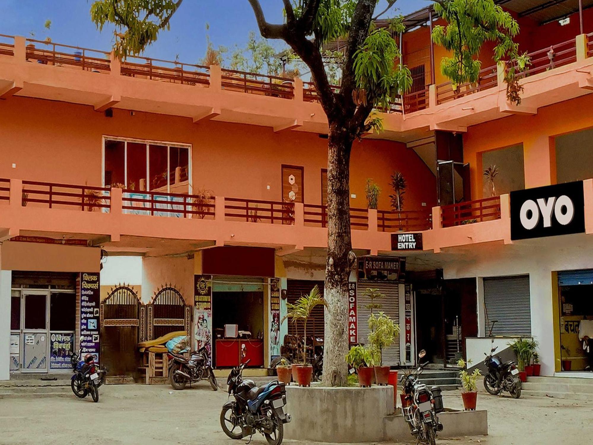 Oyo Flagship 81389 Hotel Siddhi Vinayak Motihari Exterior photo